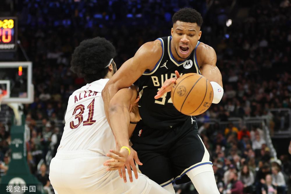 现出的冷静 现出的冷静