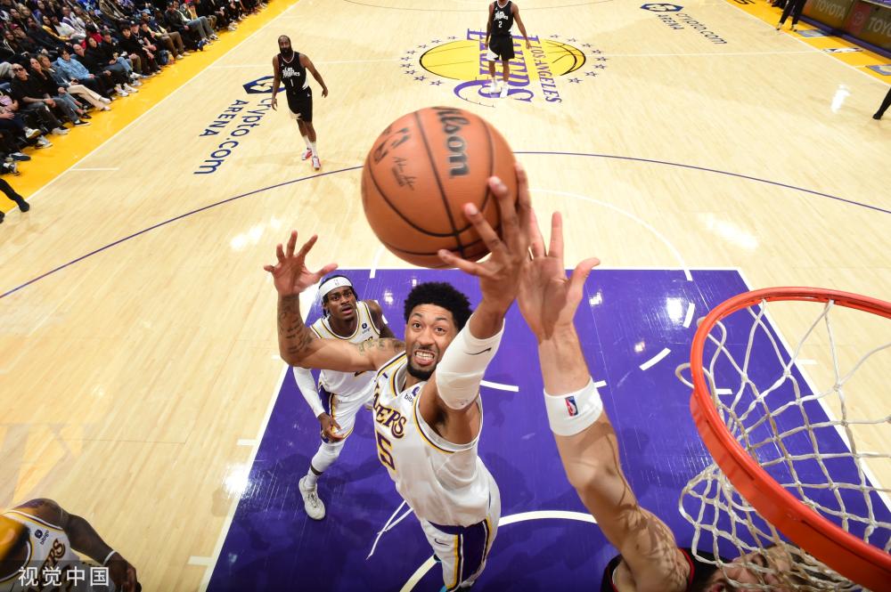 不屈不挠的 不屈不挠的